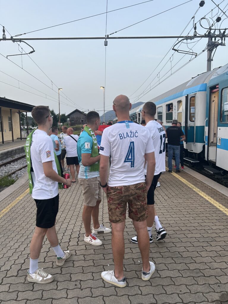 Številni navijači so se odpravili v München na UEFA Euro 2024 z vlakom