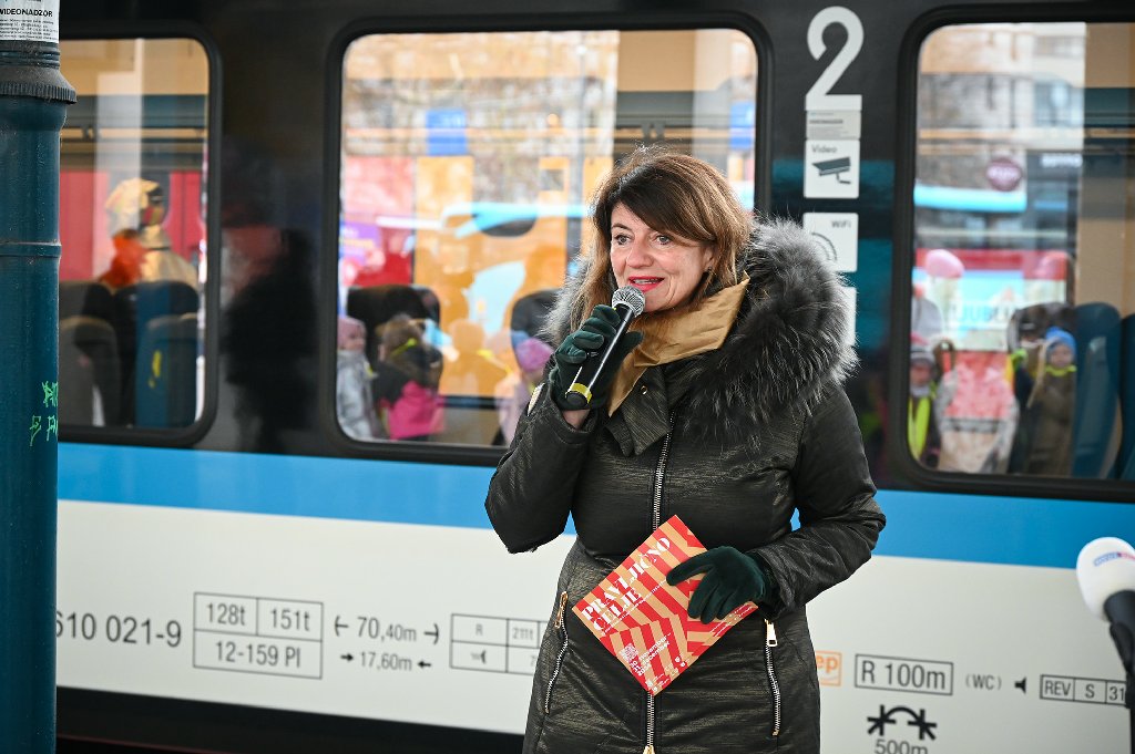 Praznične poti z vlaki, tudi v družbi Božička in pravljičnih vil