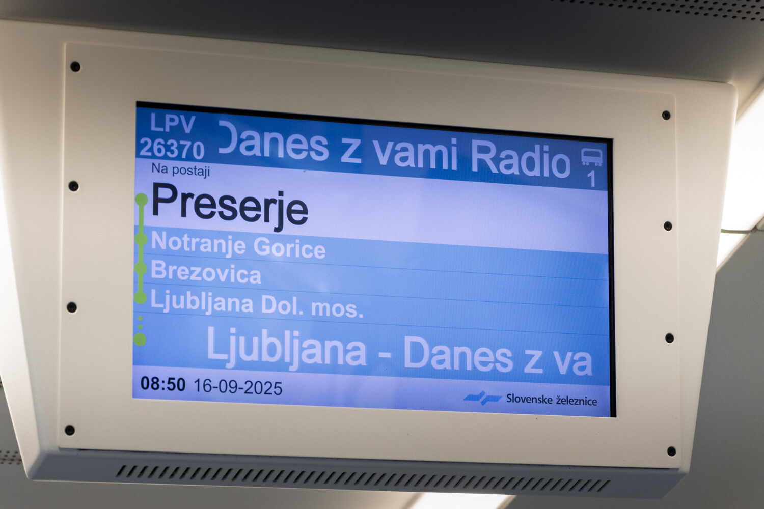 Radio 1 in Denis Avdić Show na vlaku.