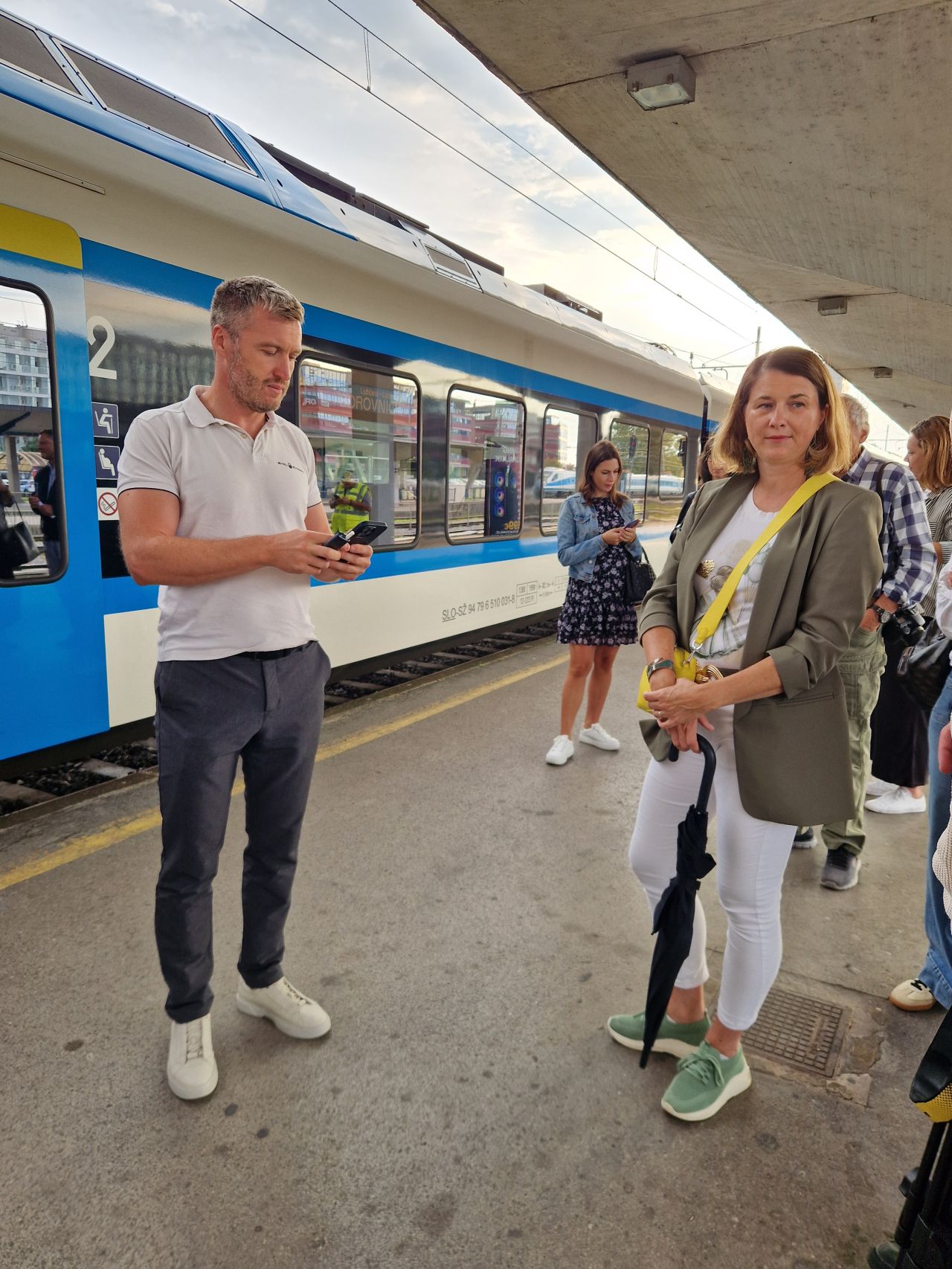 Radio 1 in Denis Avdić Show na vlaku.