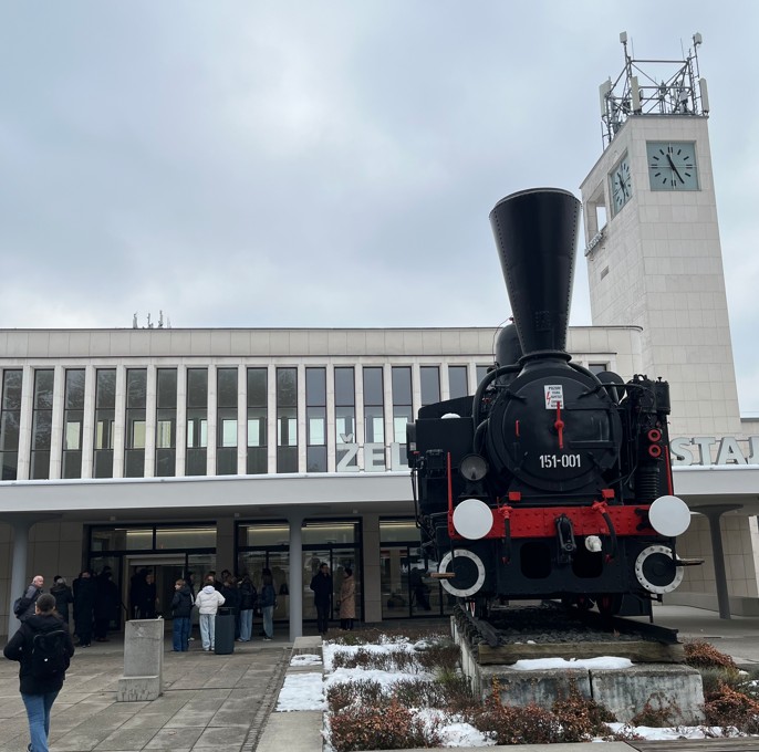 O železniški postaji Maribor