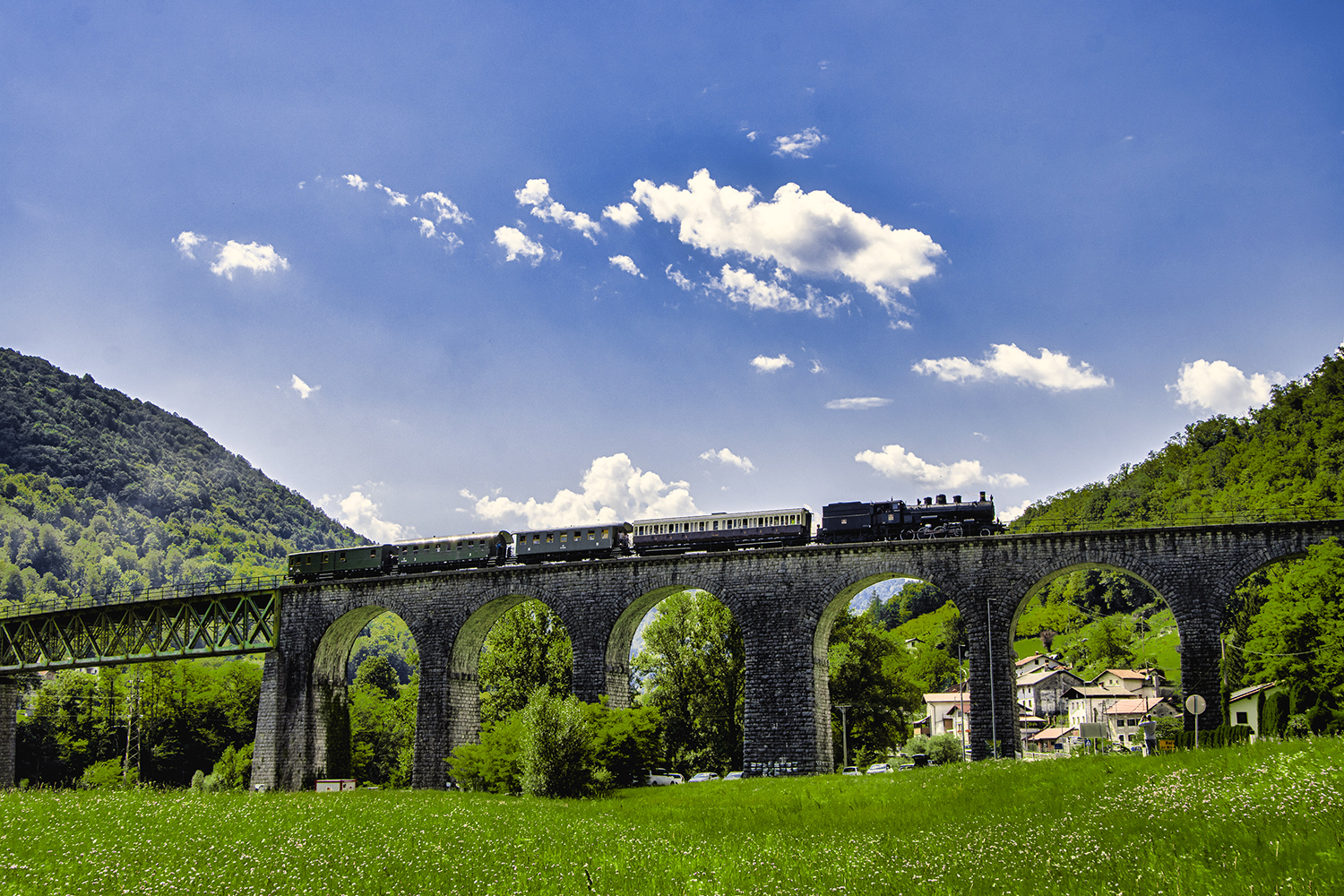 Muzejski vlak navdušil številne obiskovalce na Bohinjski progi (20. in 21. junij)